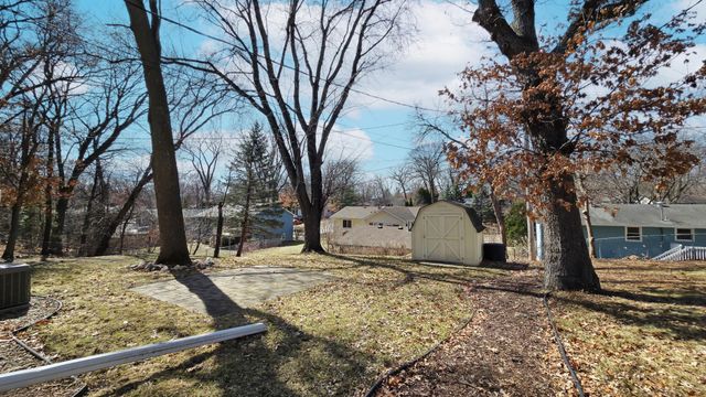 2705 Larch Lane N, Plymouth, MN 55441