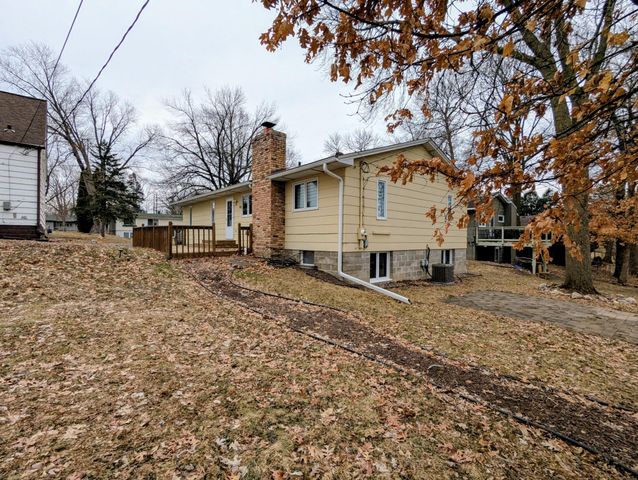 2705 Larch Lane N, Plymouth, MN 55441