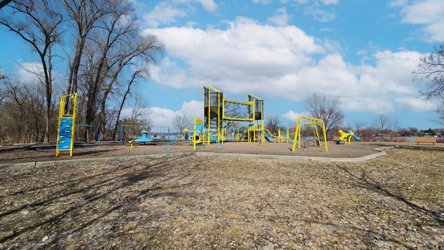 2705 Larch Lane N, Plymouth, MN 55441