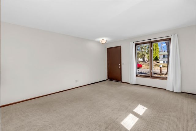 2705 Larch Lane N, Plymouth, MN 55441