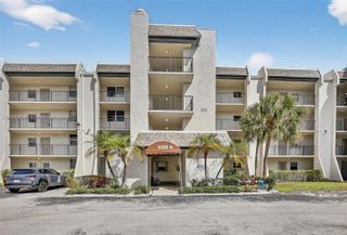 9235 Lagoon Place 404, Davie, FL 33324