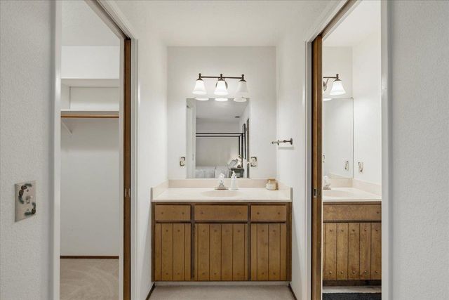 5671 Sierra Springs Dr, Pollock Pines, CA 95726