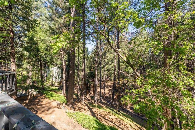 5671 Sierra Springs Dr, Pollock Pines, CA 95726