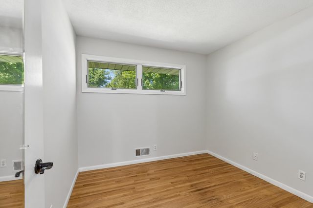 2422 Oak Street, White Bear Lake, MN 55110