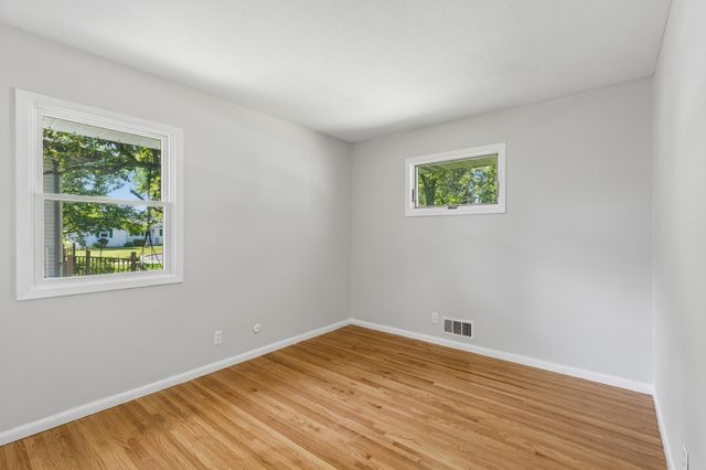2422 Oak Street, White Bear Lake, MN 55110
