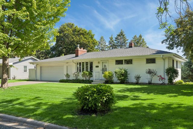 2422 Oak Street, White Bear Lake, MN 55110