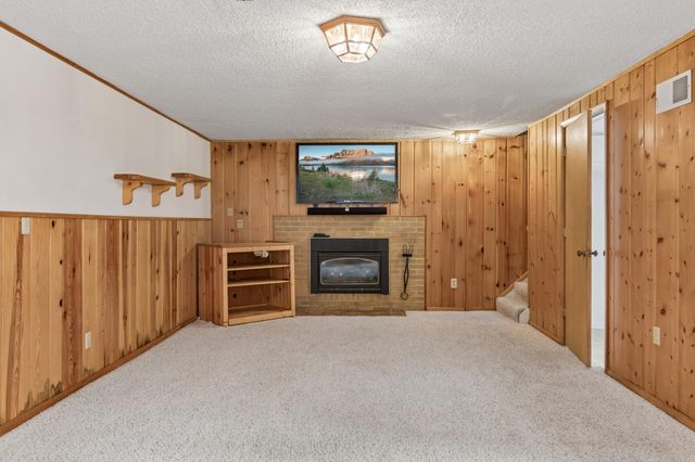 2422 Oak Street, White Bear Lake, MN 55110