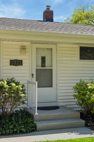 2422 Oak Street, White Bear Lake, MN 55110