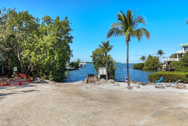 251 Azalea Street, Plantation Key, FL 33070