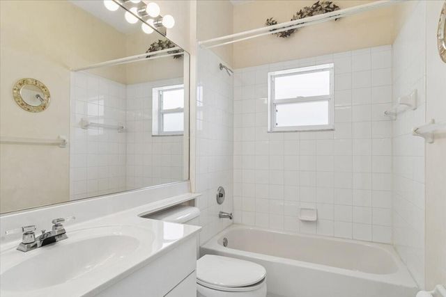 870 NW Sorrento Lane, Port St. Lucie, Port St Lucie, FL 34986