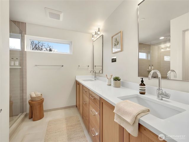 1413 A N 48th Street, Seattle, WA 98103
