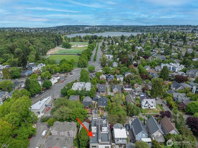 1413 A N 48th Street, Seattle, WA 98103