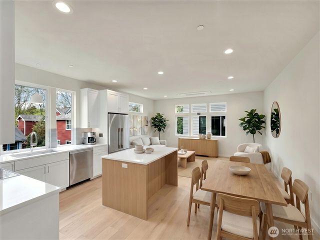 1413 A N 48th Street, Seattle, WA 98103