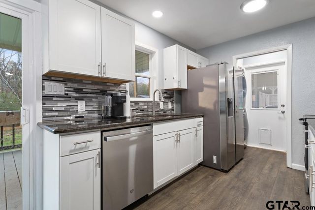 1452 Tanglewood W, Hideaway, TX 75771