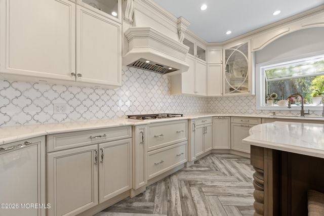 6 Jayhawk Way, Holmdel, NJ 07733
