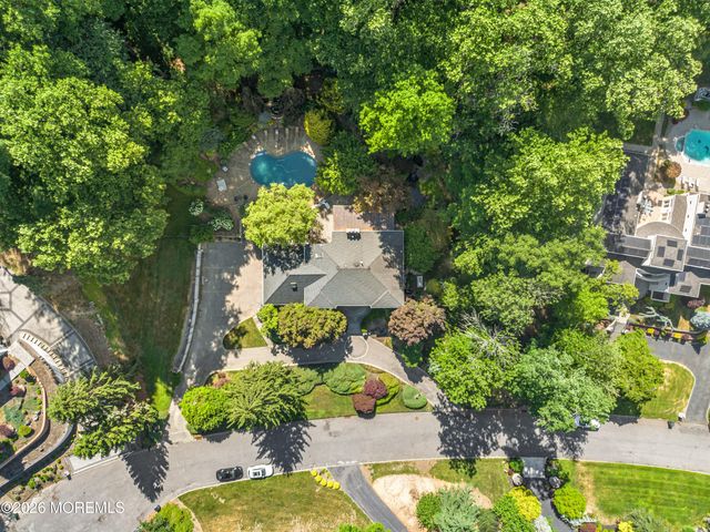 6 Jayhawk Way, Holmdel, NJ 07733