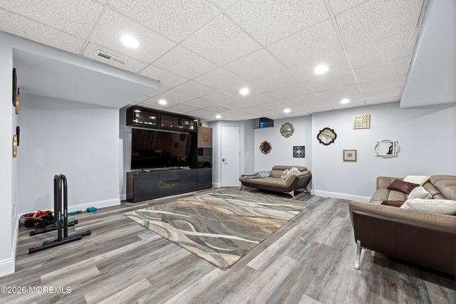 6 Jayhawk Way, Holmdel, NJ 07733