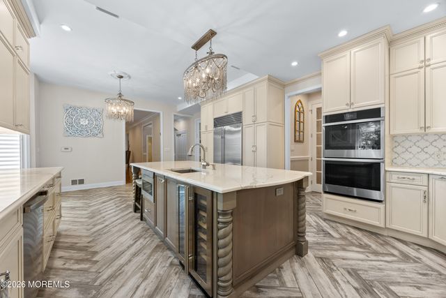 6 Jayhawk Way, Holmdel, NJ 07733