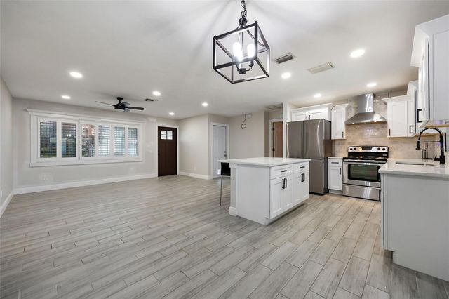 1432 SE 11TH STREET, Cape Coral, FL 33990