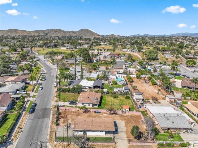 5610 Lewis, Riverside, CA 92503