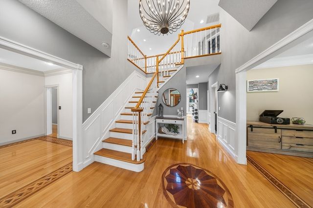 4 Iroquois Ln, Wilbraham, MA 01095
