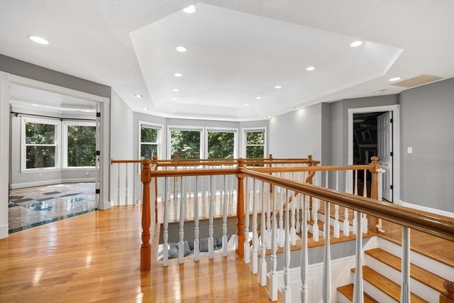4 Iroquois Ln, Wilbraham, MA 01095