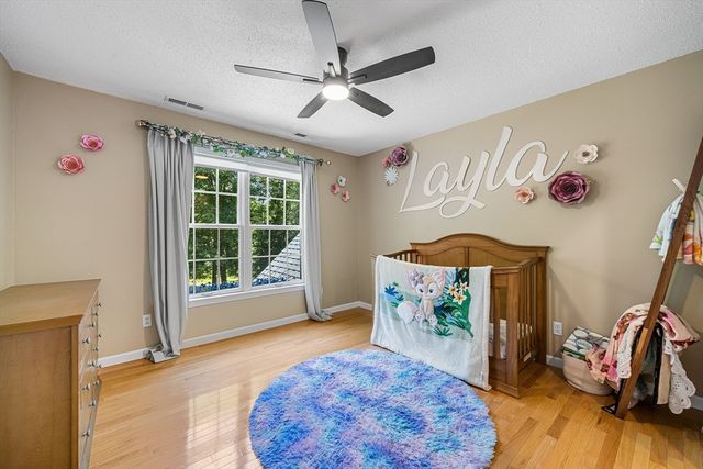 4 Iroquois Ln, Wilbraham, MA 01095