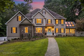 4 Iroquois Ln, Wilbraham, MA 01095