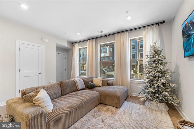 203 PARK CENTRAL TER, Manassas, VA 20111