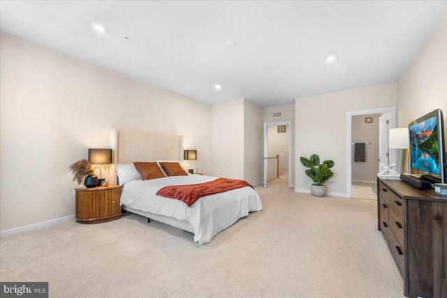 203 PARK CENTRAL TER, Manassas, VA 20111