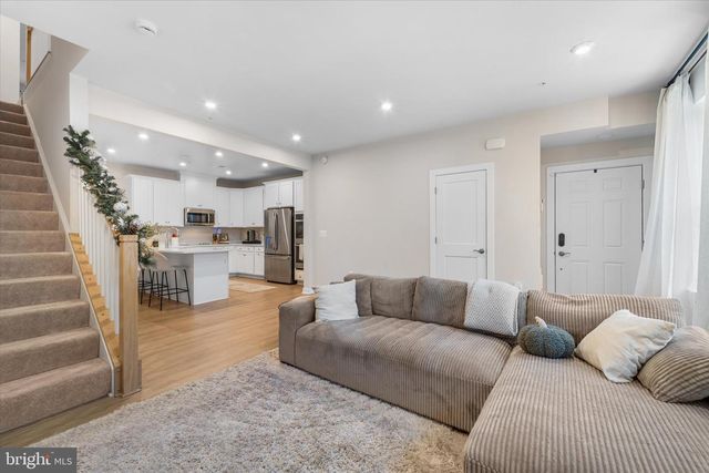 203 PARK CENTRAL TER, Manassas, VA 20111