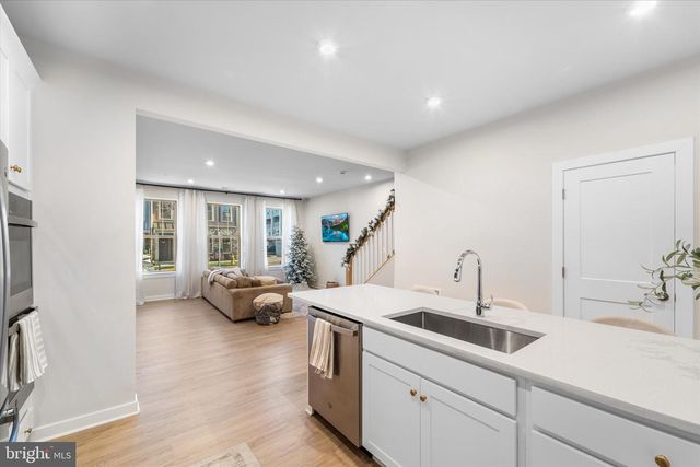 203 PARK CENTRAL TER, Manassas, VA 20111