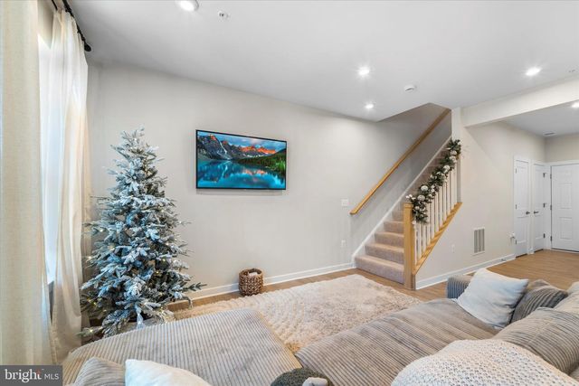 203 PARK CENTRAL TER, Manassas, VA 20111