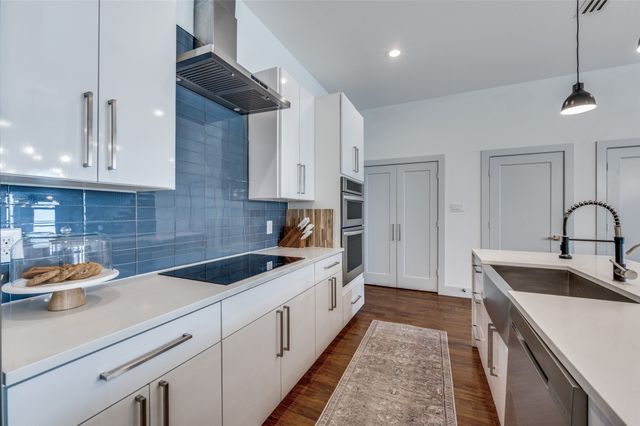 712 Rainwater Road 7, Dallas, TX 75218