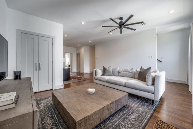 712 Rainwater Road 7, Dallas, TX 75218