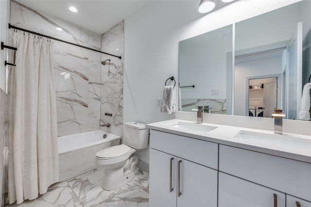 712 Rainwater Road 7, Dallas, TX 75218