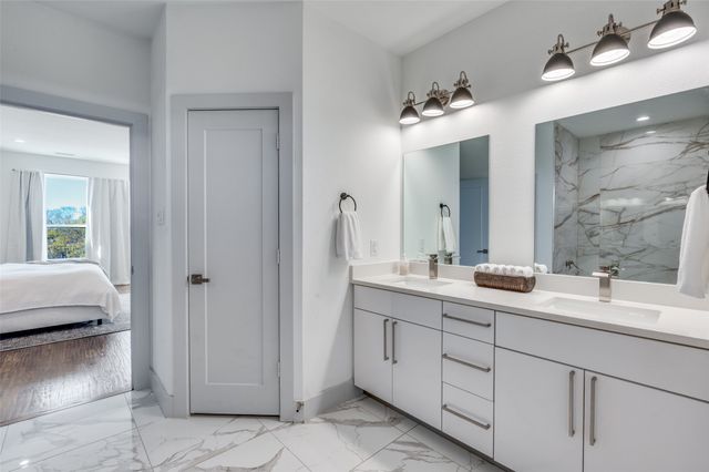 712 Rainwater Road 7, Dallas, TX 75218