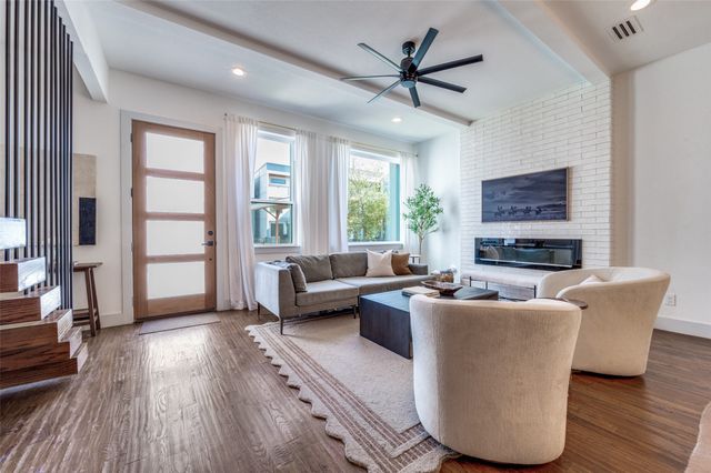 712 Rainwater Road 7, Dallas, TX 75218