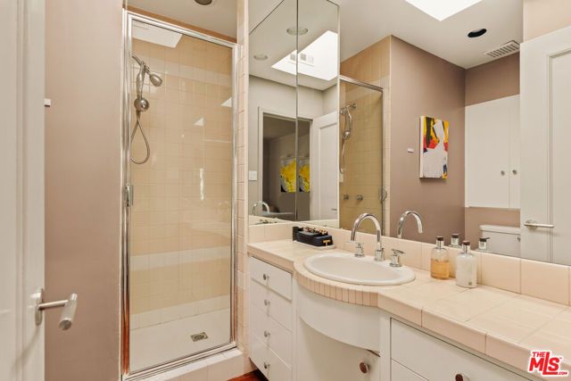 1516 N Genesee Avenue, Los Angeles, CA 90046