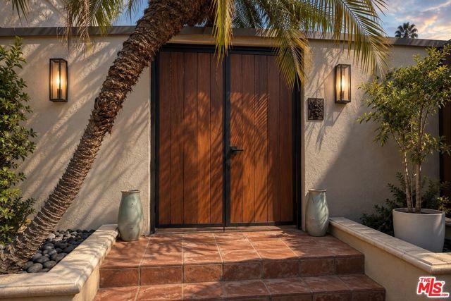 1516 N Genesee Avenue, Los Angeles, CA 90046