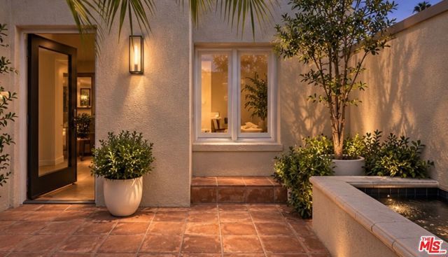 1516 N Genesee Avenue, Los Angeles, CA 90046