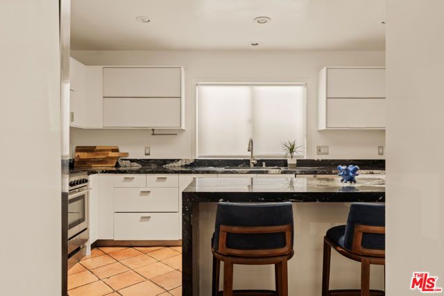 1516 N Genesee Avenue, Los Angeles, CA 90046