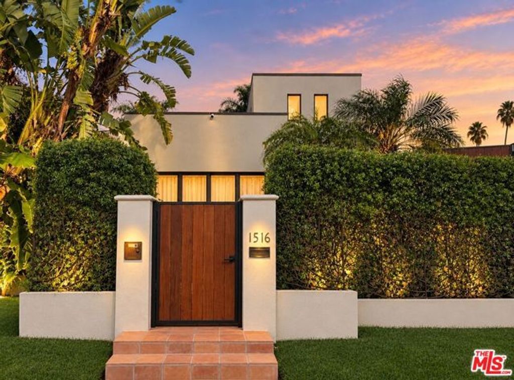 1516 N Genesee Avenue, Los Angeles, CA 90046