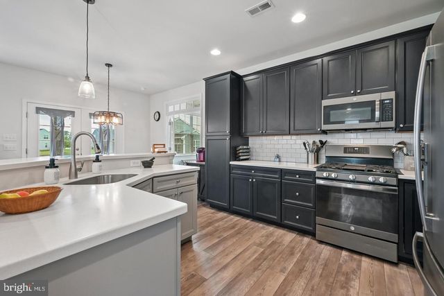 228 KIPPEN DR, Williamstown, NJ 08094