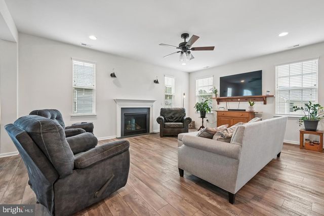 228 KIPPEN DR, Williamstown, NJ 08094