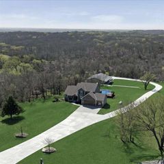 17200 Abby Lane, Tonganoxie, KS 66086