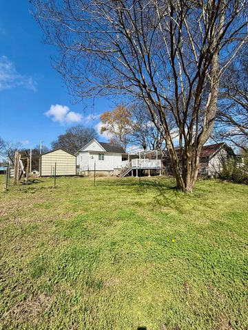 2068 Market Street, Dayton, TN 37321