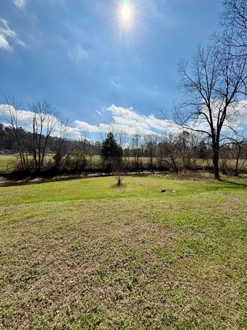 2068 Market Street, Dayton, TN 37321