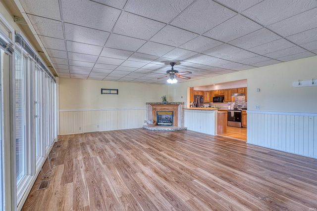 7001 Monroe Avenue, Evansville, IN 47715