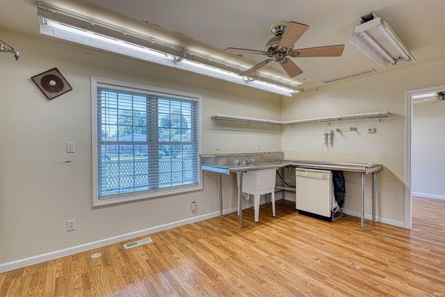 7001 Monroe Avenue, Evansville, IN 47715